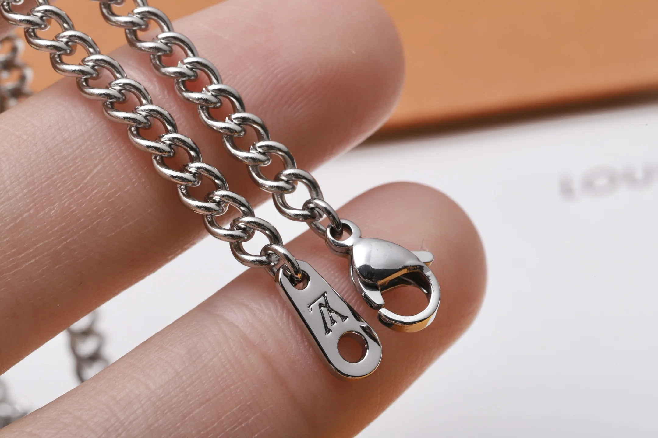 LV Logo and Double Ring Pendant Necklace D10516774 — view 6