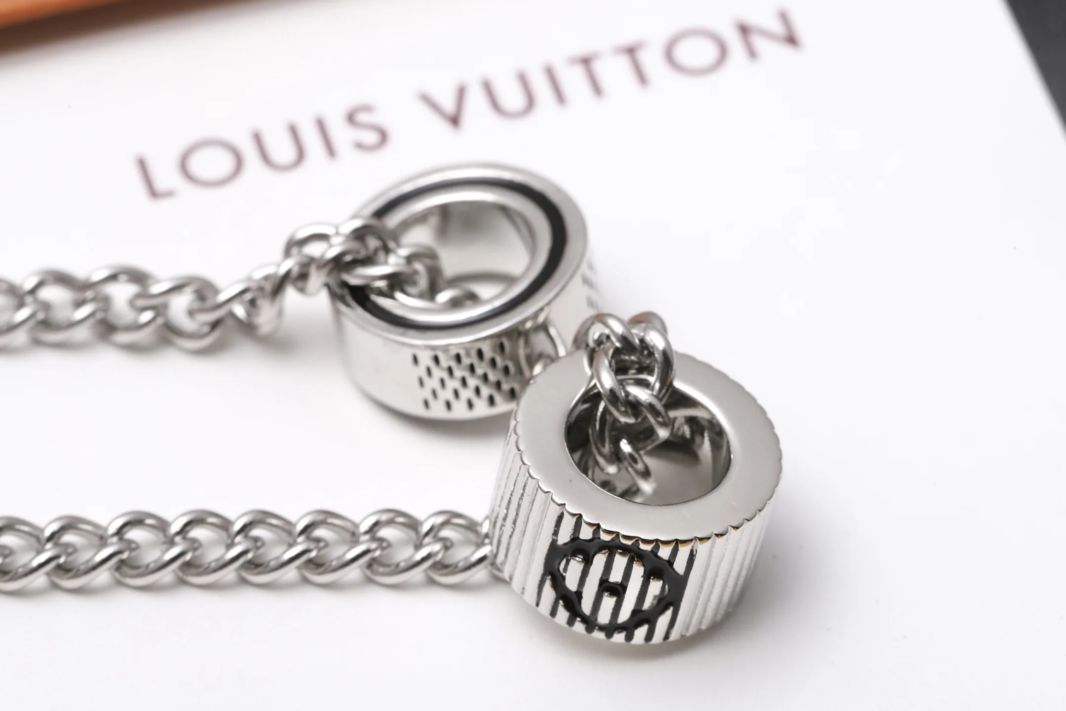 LV Logo and Double Ring Pendant Necklace D10516774 — view 7