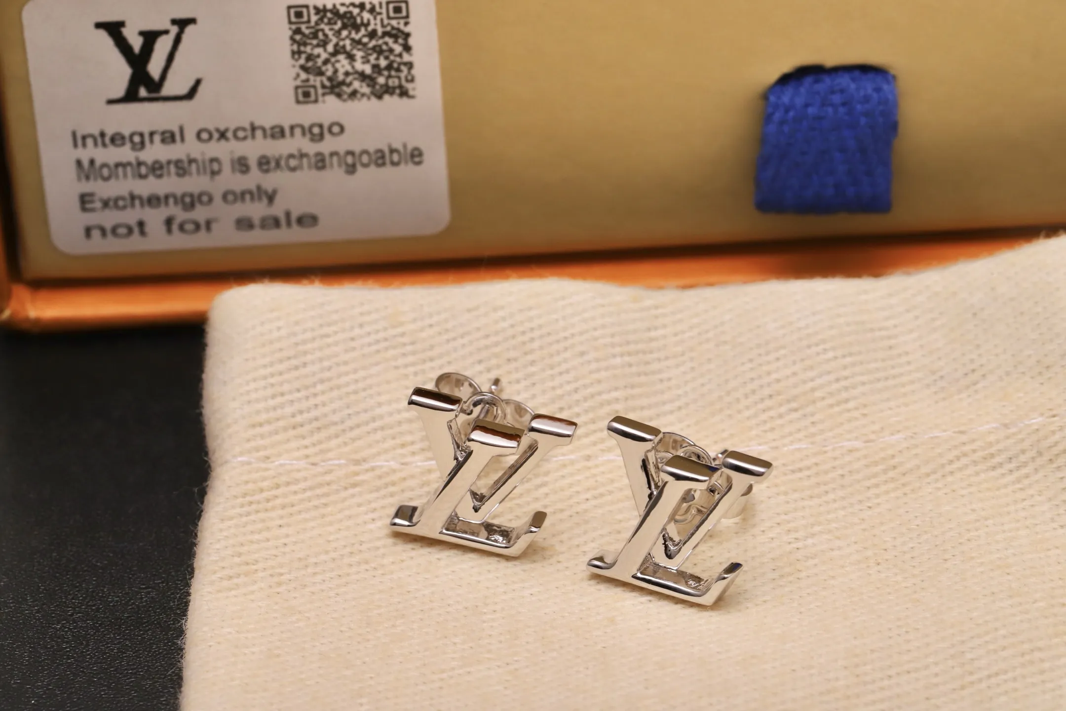 LV Iconic Logo Stud Earrings D12017621 — view 4