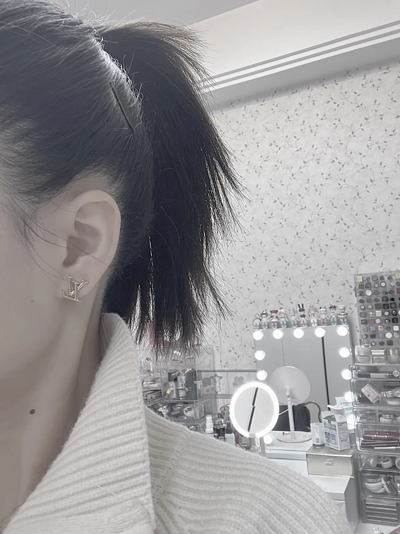 LV Iconic Logo Stud Earrings D12017621 — view 9