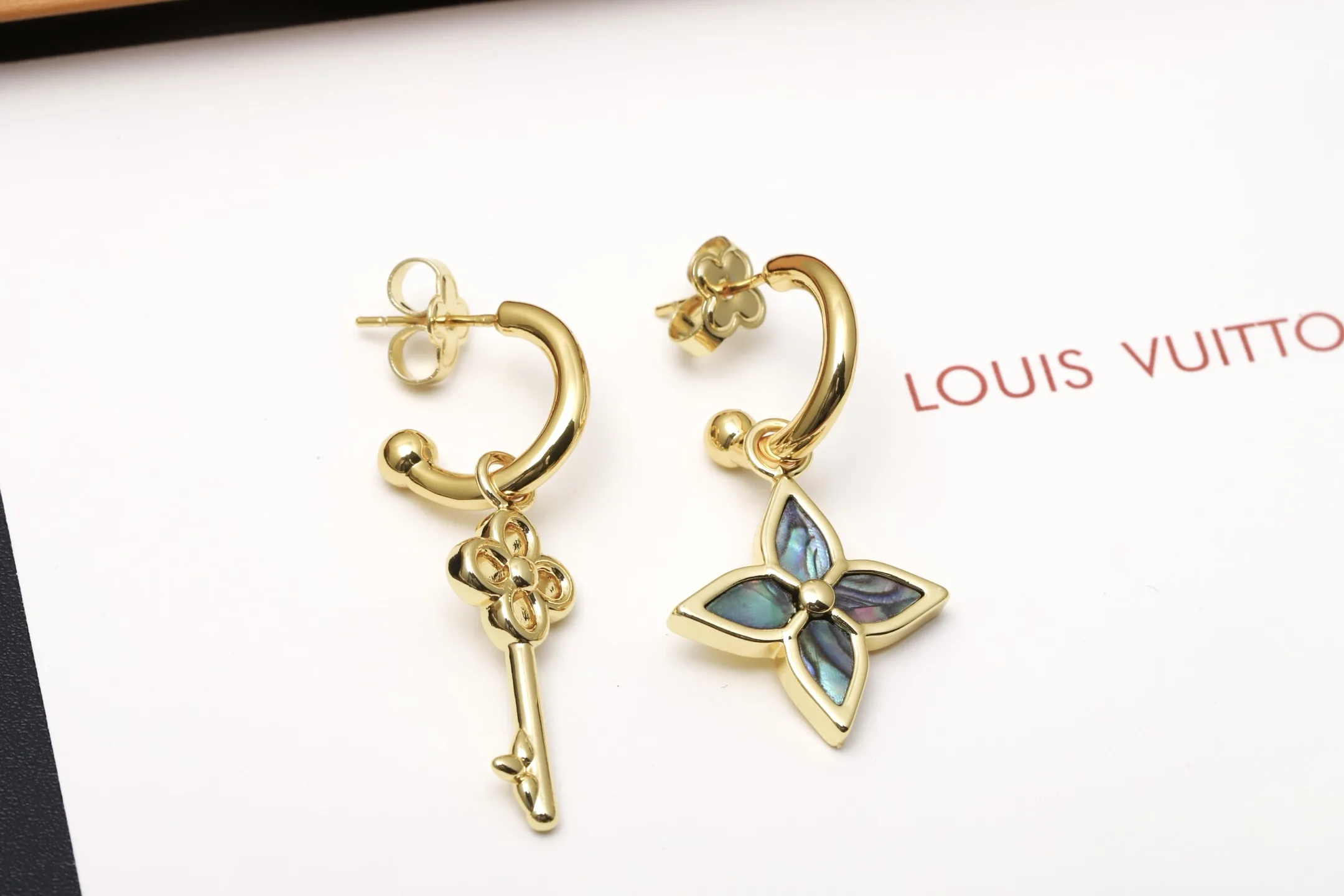 Blooming Asymmetric Monogram Flower and Key Earrings D13017500 — view 7