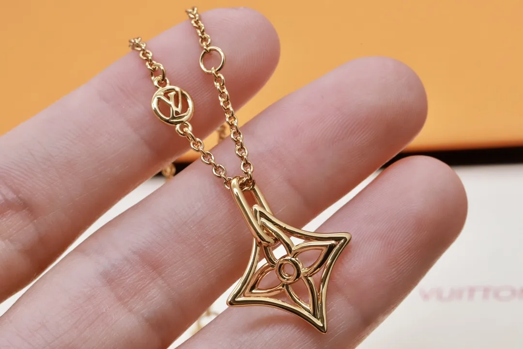 Flowergram Pendant Necklace D13017232 — view 5