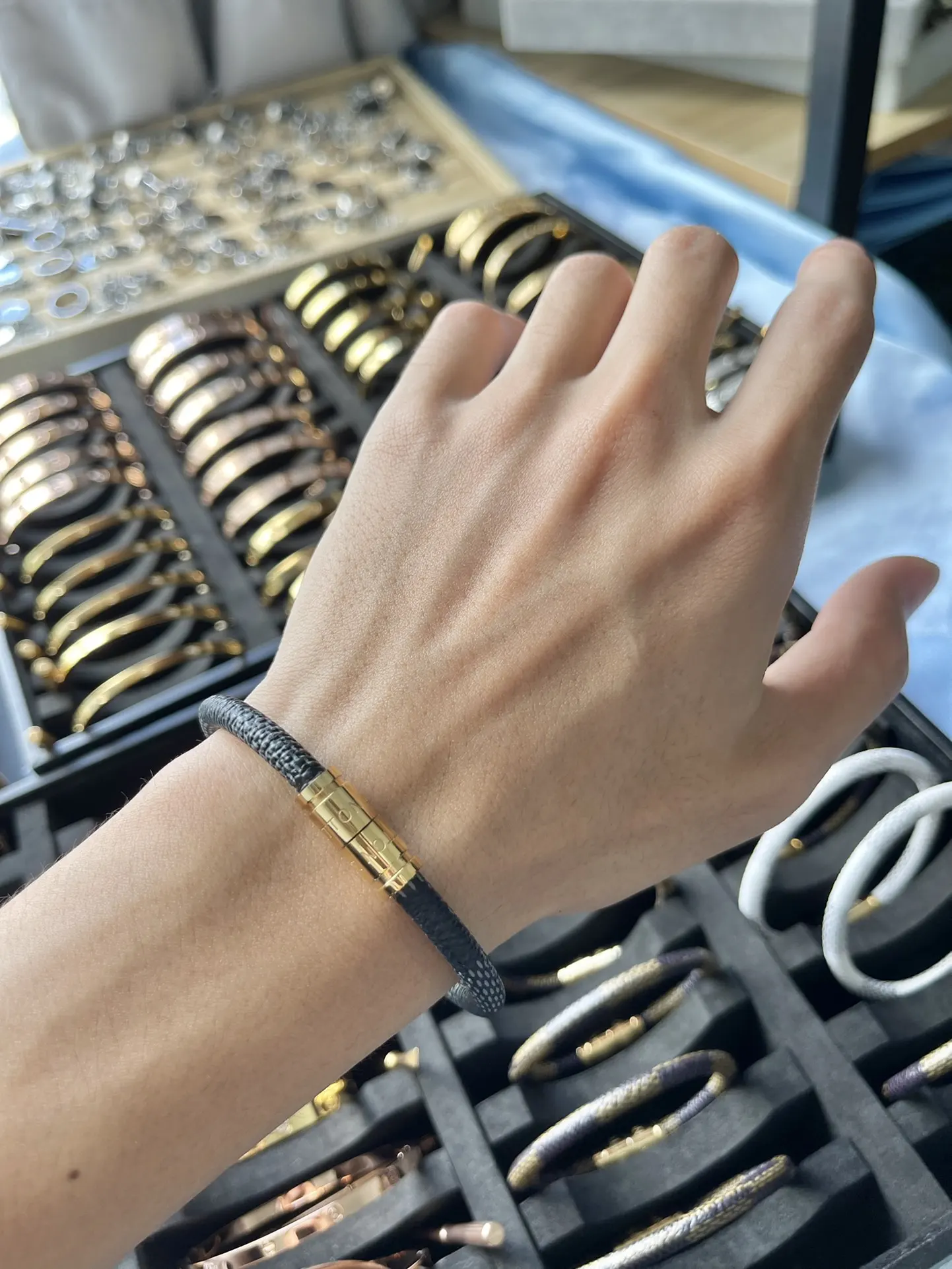 Monogram Eclipse Leather Magnetic Bracelet D10016560 — view 8