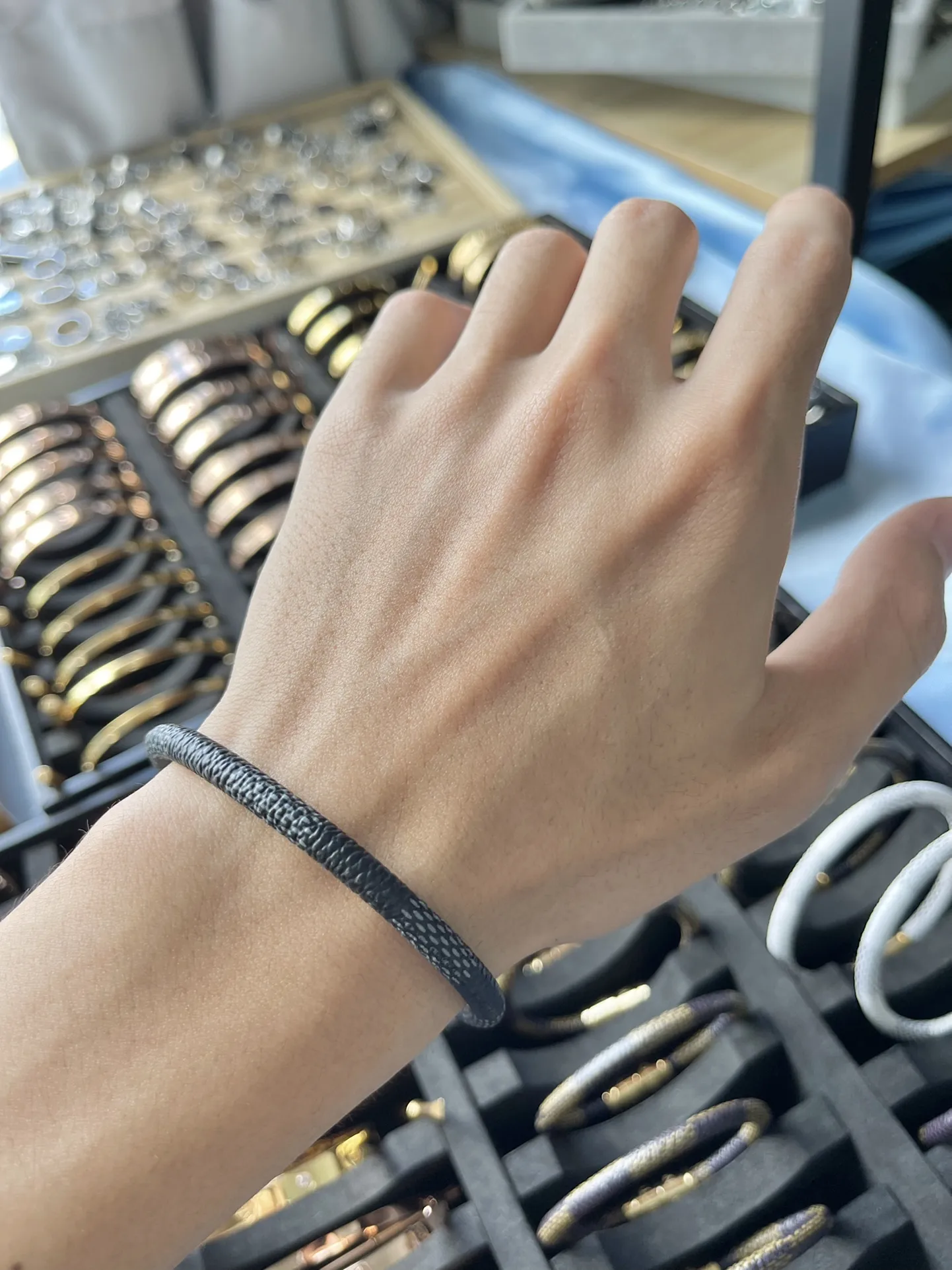 Monogram Eclipse Leather Magnetic Bracelet D10016560 — view 9