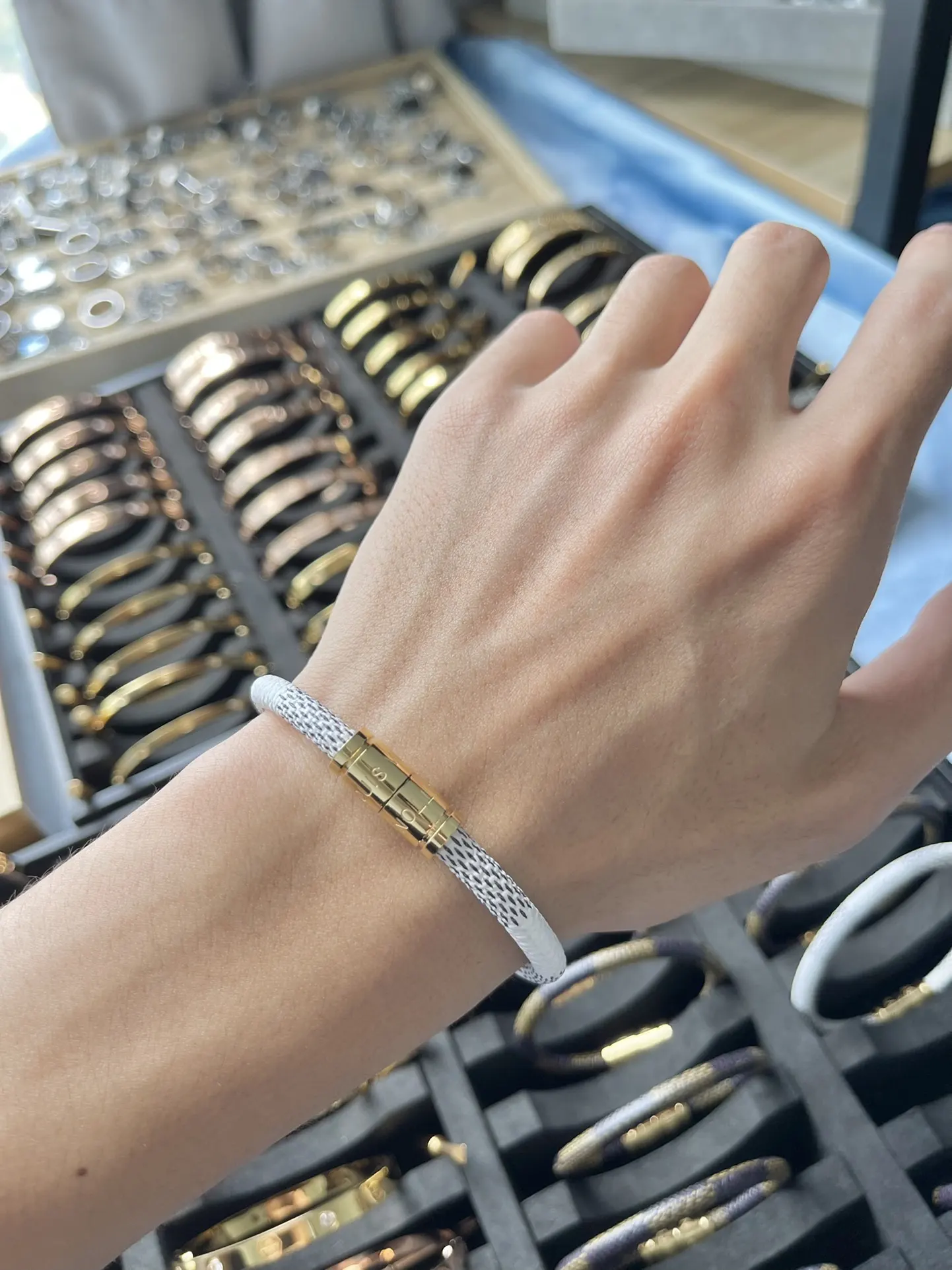 Monogram Canvas Magnetic Cord Bracelet D10016561 — view 7