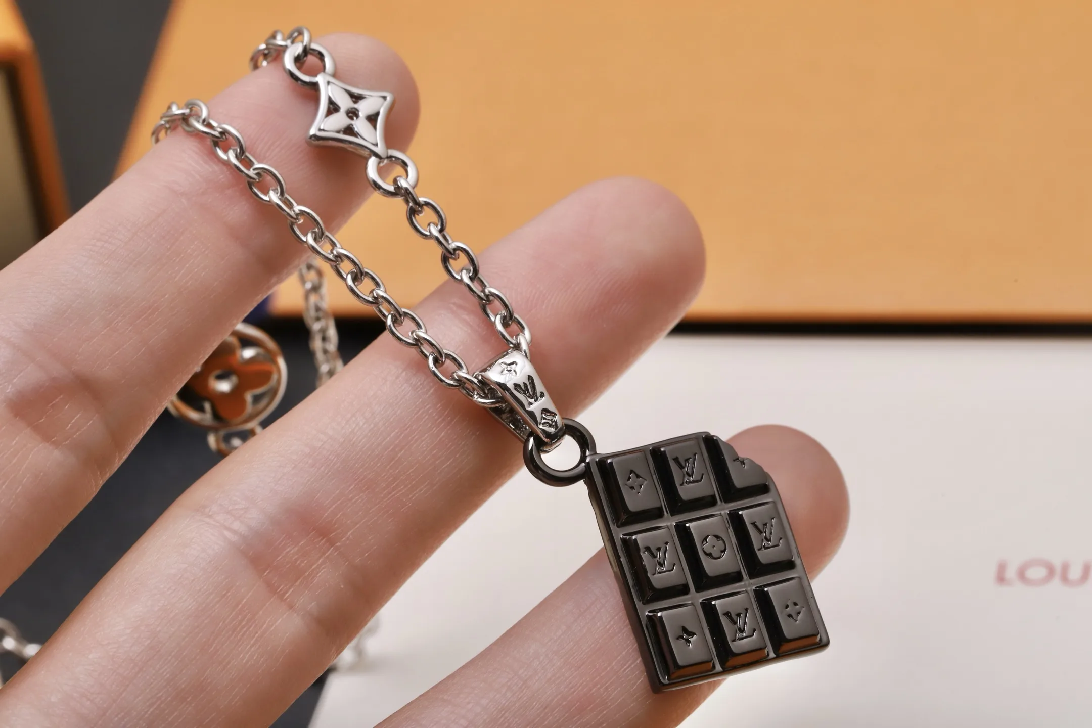 Chocolate Bar Pendant Necklace (Titanium Steel) D10517392 — view 4