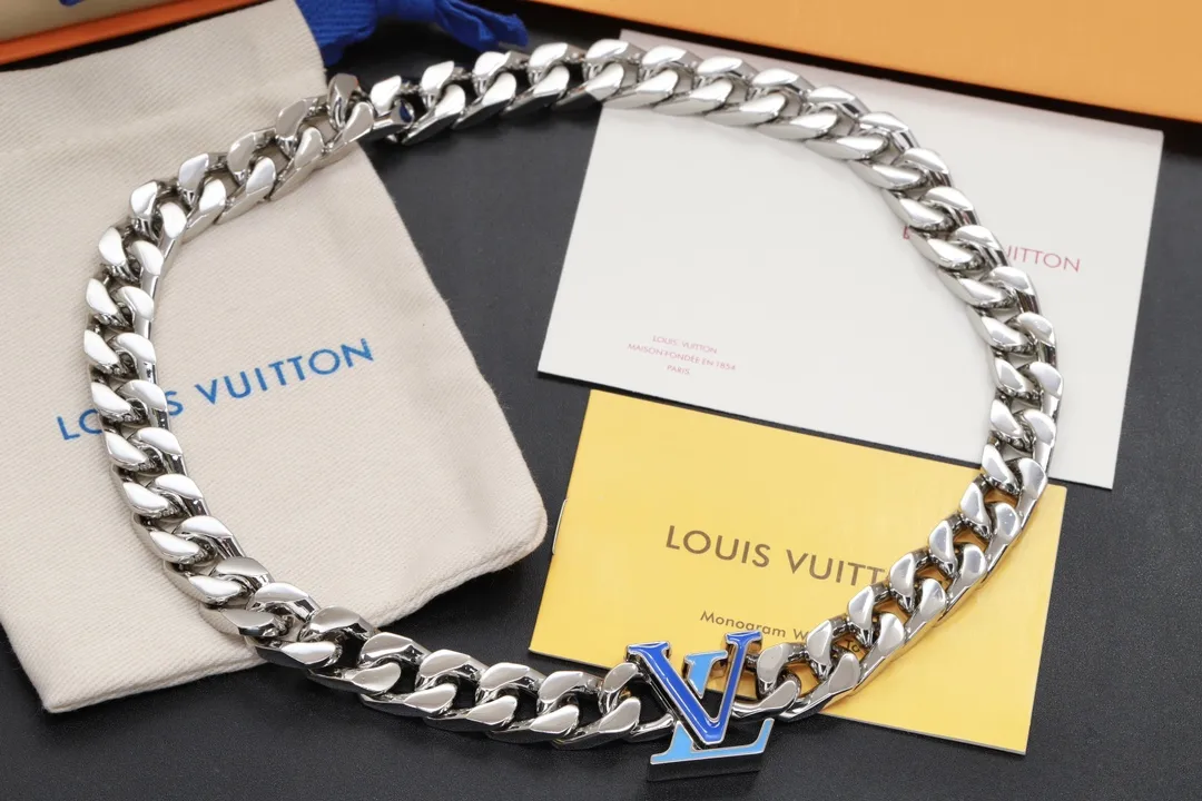 LV Chain Enamel Cuban Link Necklace D17016751 — view 3