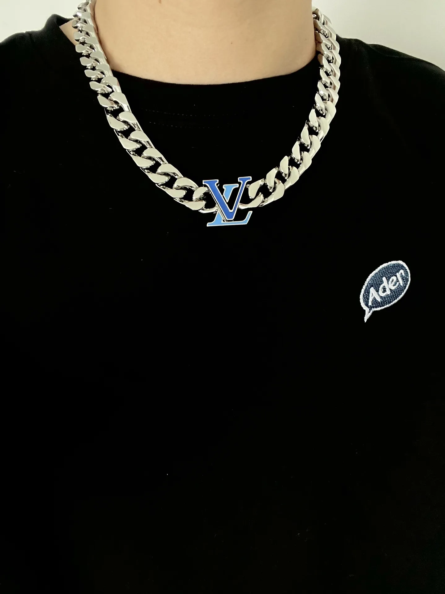 LV Chain Enamel Cuban Link Necklace D17016751 — view 8