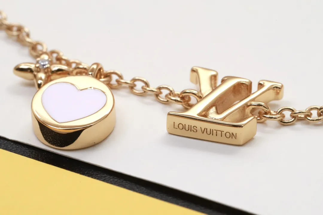 LV Iconic Heart Charm Bracelet D13017581 — view 5