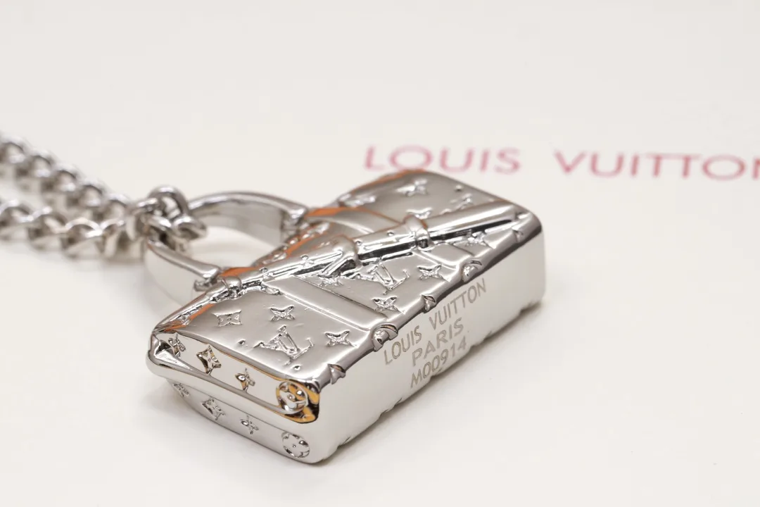 LV Icons Keepall Pendant Necklace D10017350 — view 5