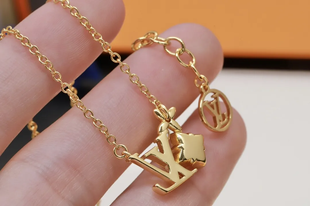 Monogram Flower Crystal Pendant Necklace D13017231 — view 5