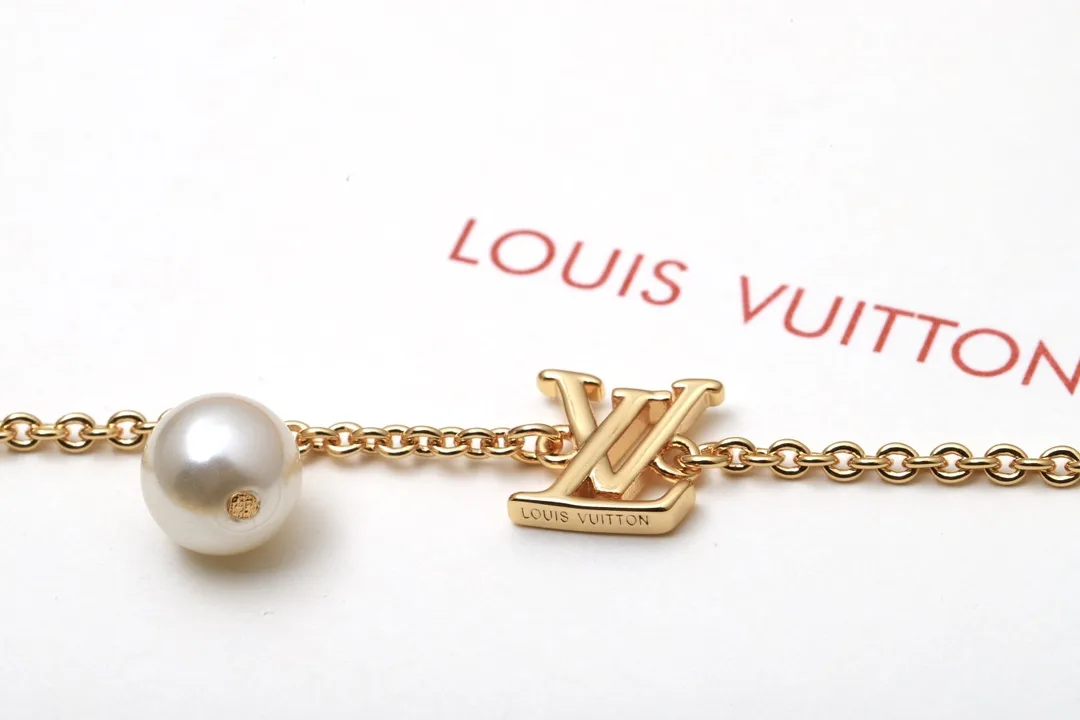 LV Iconic Louisa Pearl Bracelet D10517413 — view 4