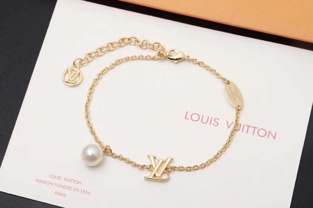 LV Iconic Louisa Pearl Bracelet D10517413 — view 6
