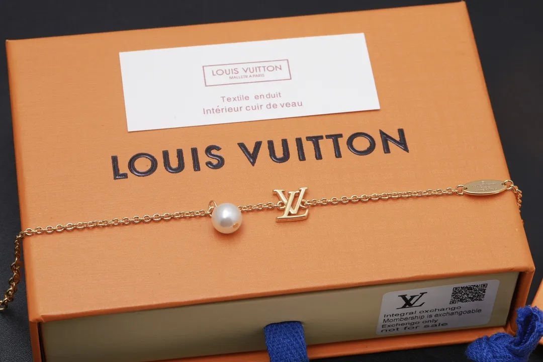LV Iconic Louisa Pearl Bracelet D10517413 — view 7