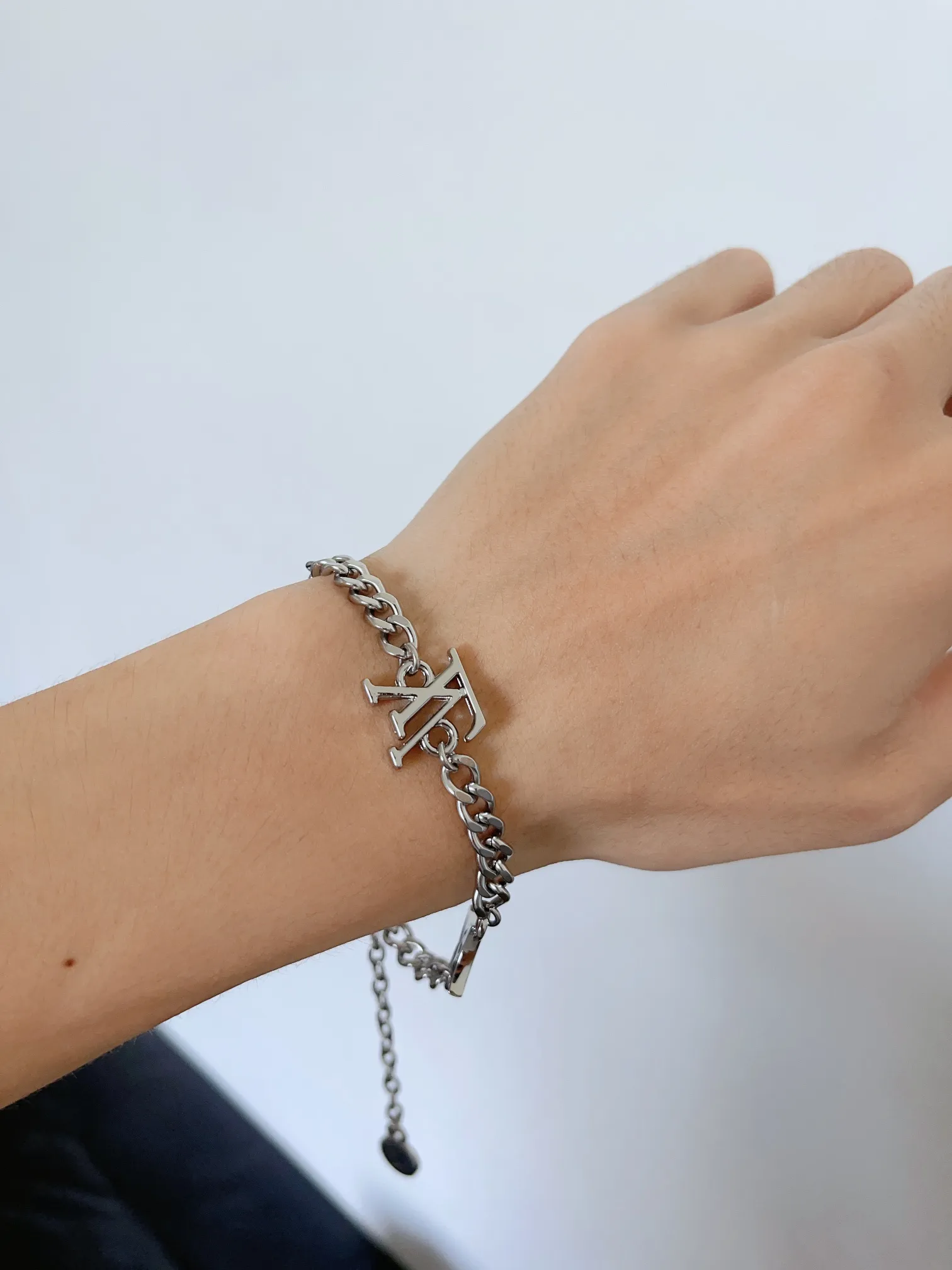 Monogram Row Chain Bracelet D10017461 — view 7