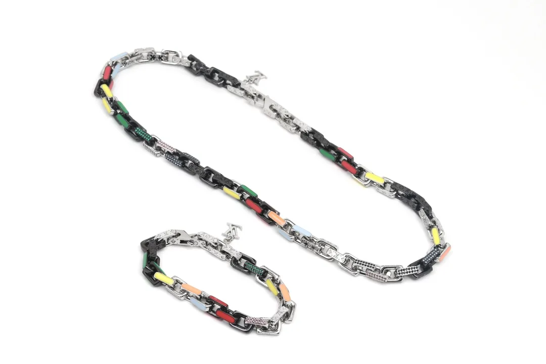 Paradise Chain Monogram Necklace D18017177 — view 3