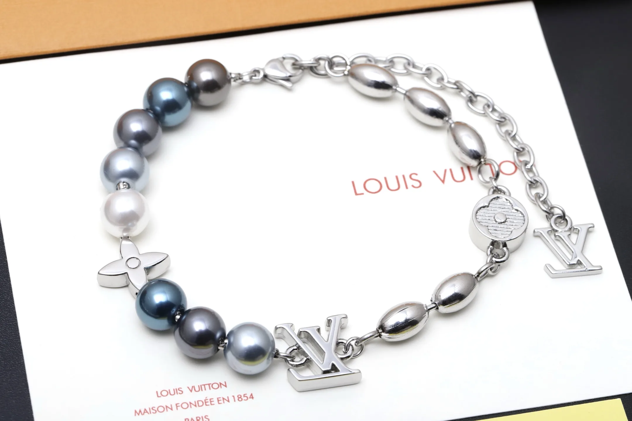 Pearls Fusion Monogram Bead Bracelet D11017611 — view 2
