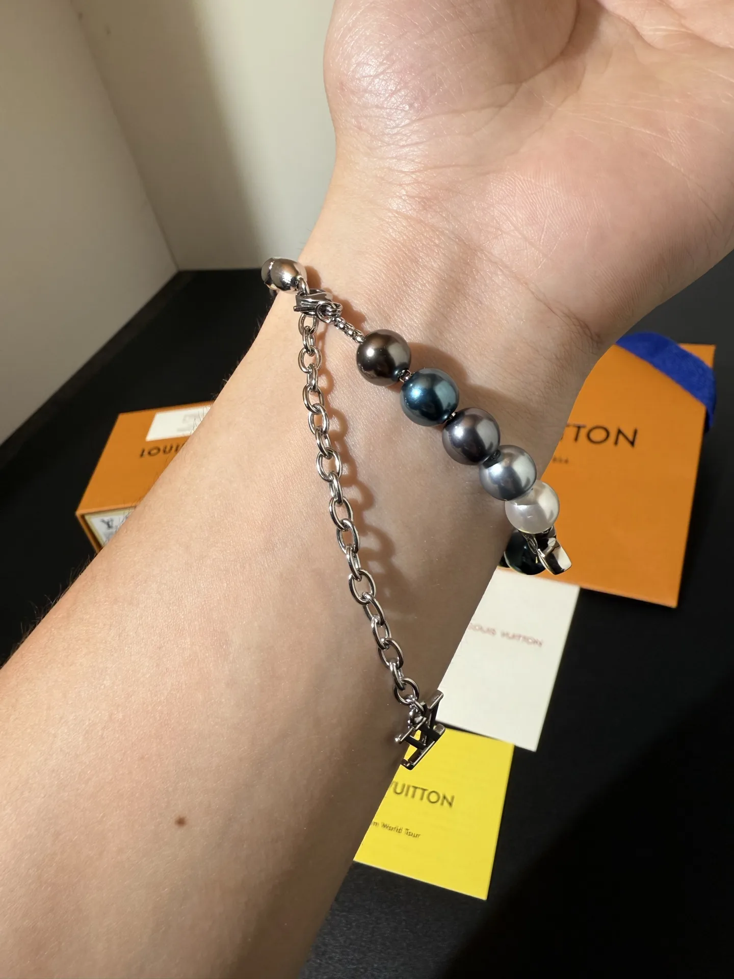 Pearls Fusion Monogram Bead Bracelet D11017611 — view 7