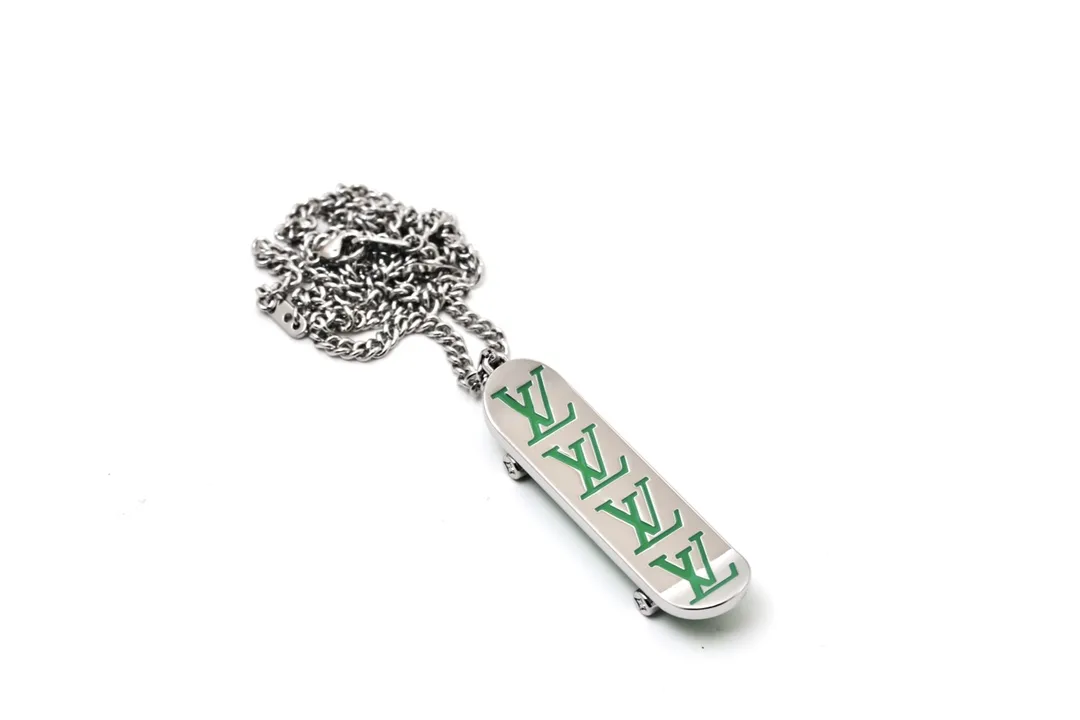 Louis Vuitton Skateboard Pendant Necklace D10517358 — view 2