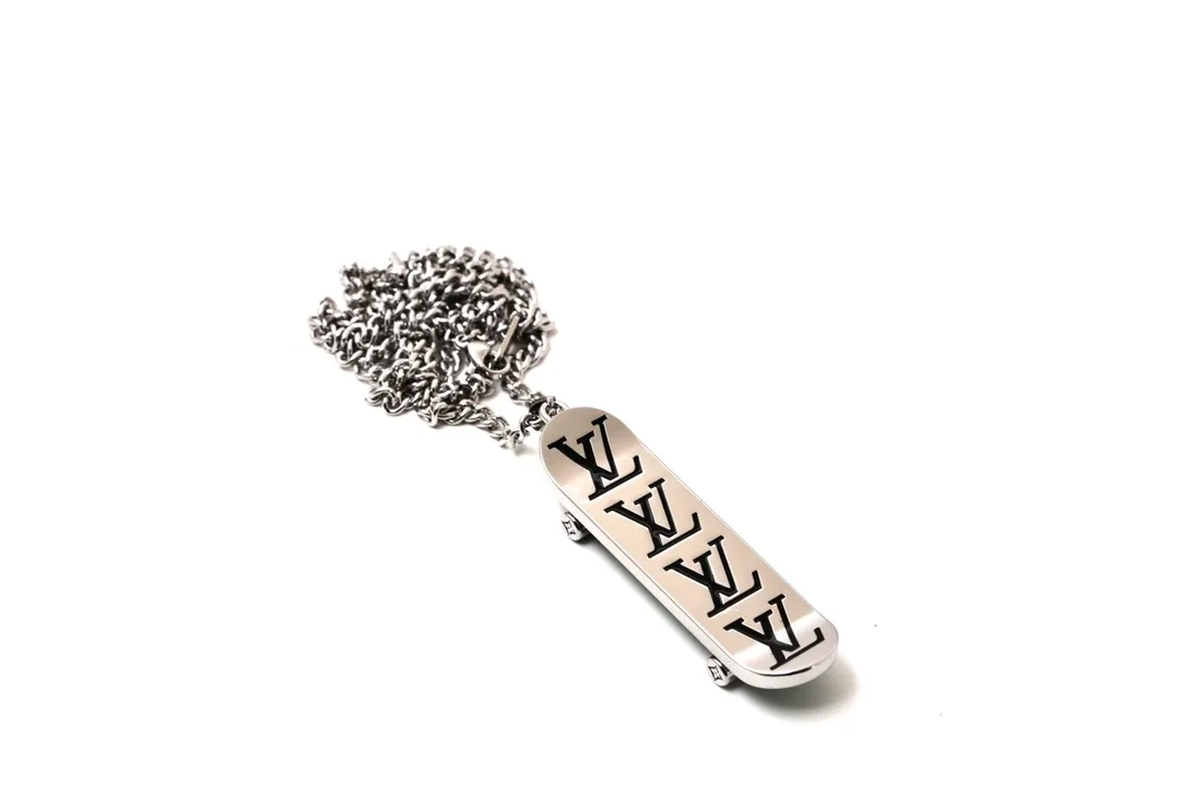 Louis Vuitton Skateboard Pendant Necklace D10517358 — view 3