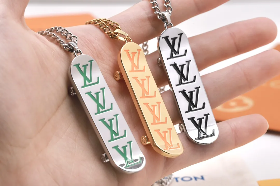 Louis Vuitton Skateboard Pendant Necklace D10517358 — view 4
