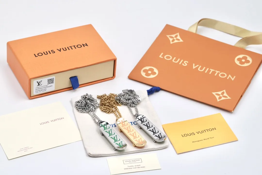 Louis Vuitton Skateboard Pendant Necklace D10517358 — view 7