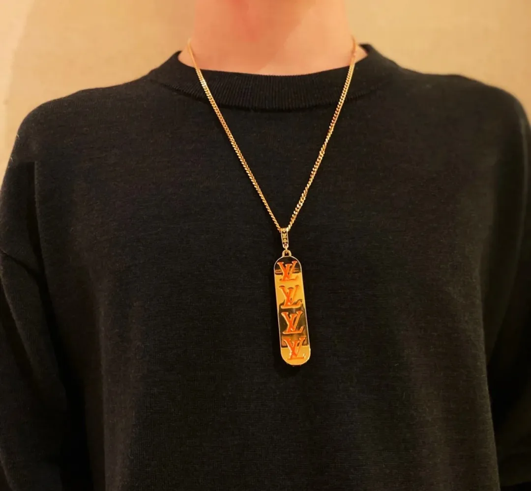Louis Vuitton Skateboard Pendant Necklace D10517358 — view 8