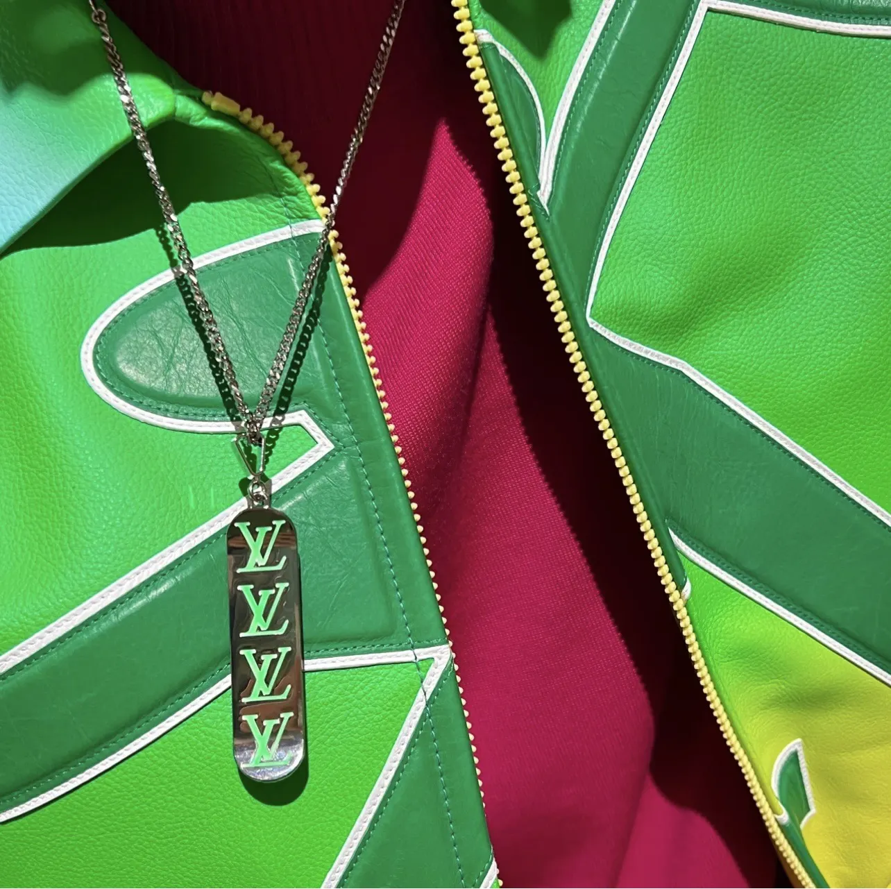 Louis Vuitton Skateboard Pendant Necklace D10517358 — view 9