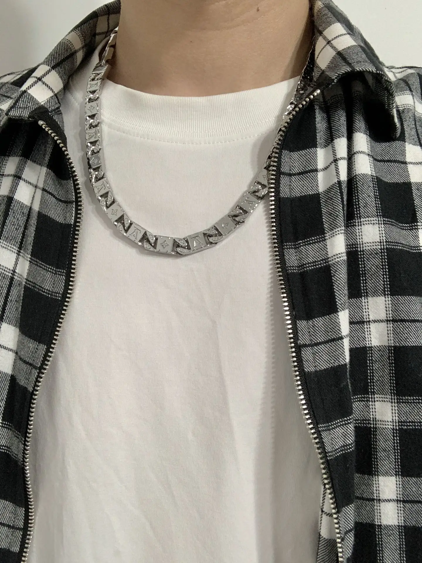 Monogram Tied Up Paradise Chain Necklace D14517457 — view 8