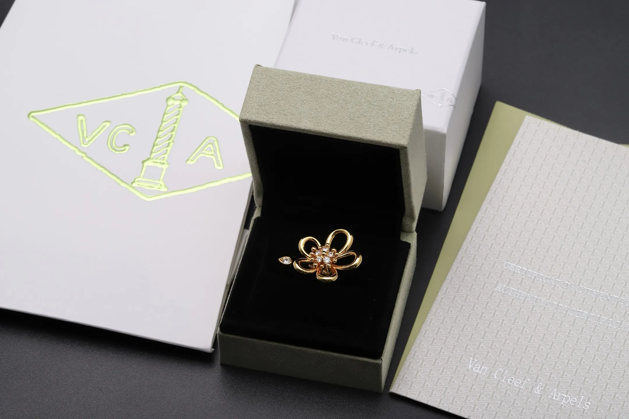 Flowerlace Diamond Ring (Gold-Plated Brass) D14517178 — view 2