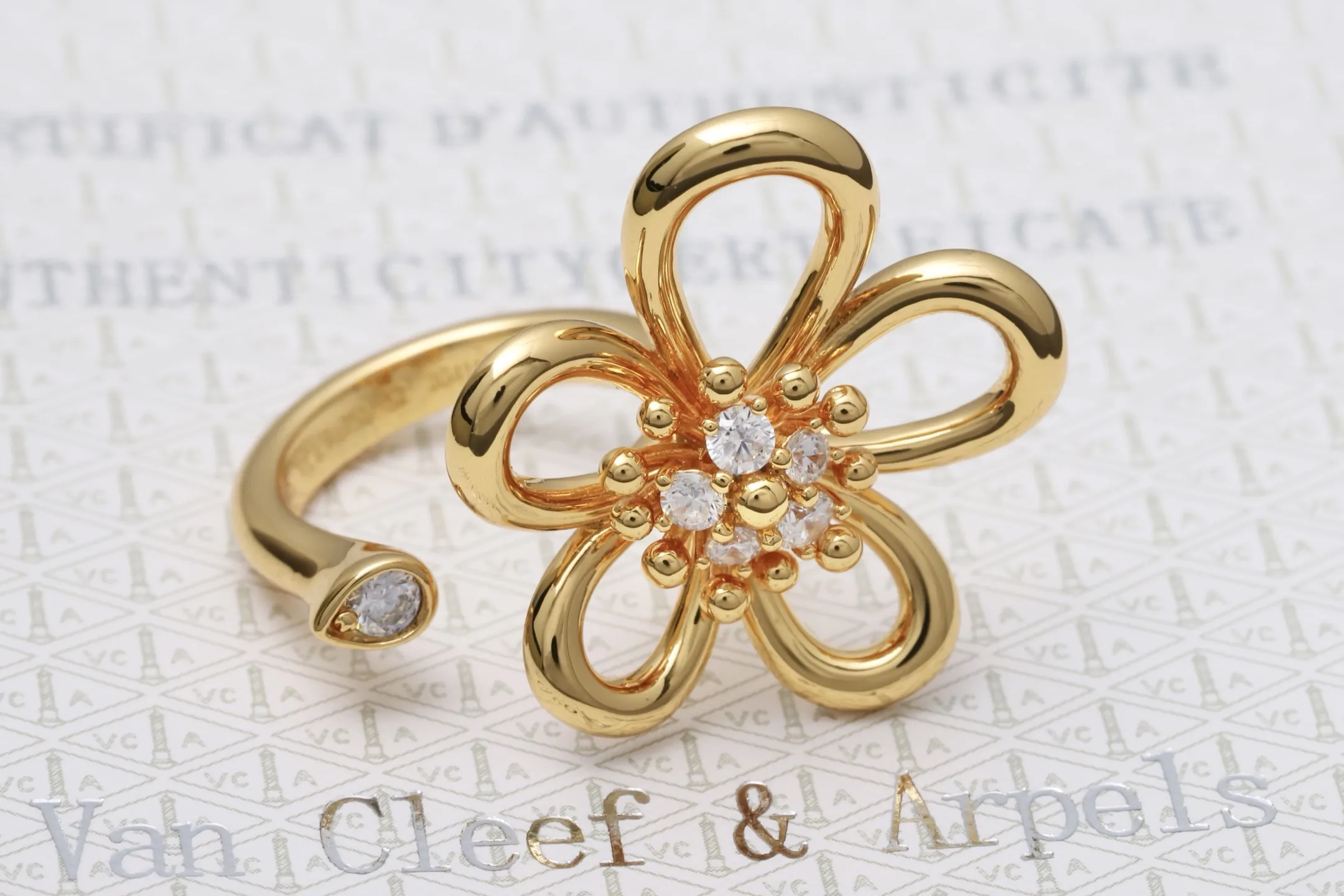 Flowerlace Diamond Ring (Gold-Plated Brass) D14517178 — view 4
