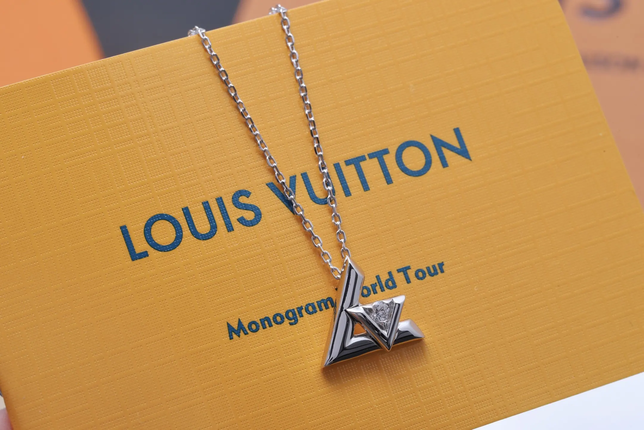 LV Volt Small Pendant Necklace (Sterling Silver) D23517040 — view 3