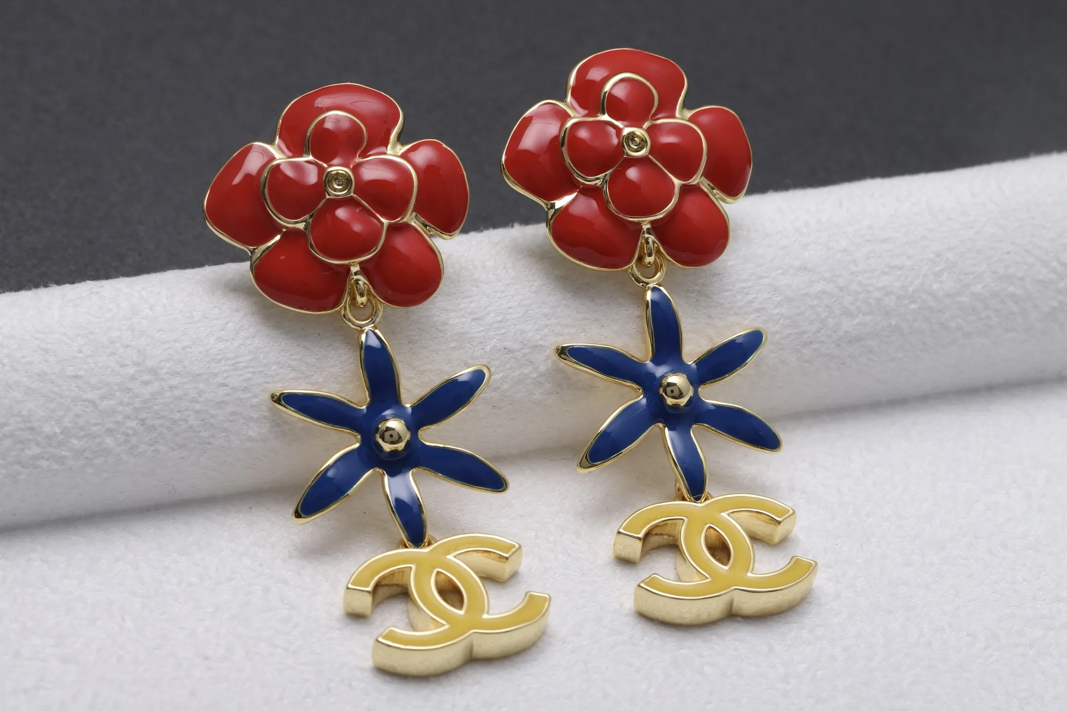 Camellia and Starfish Drop Earrings D14017038 — view 4