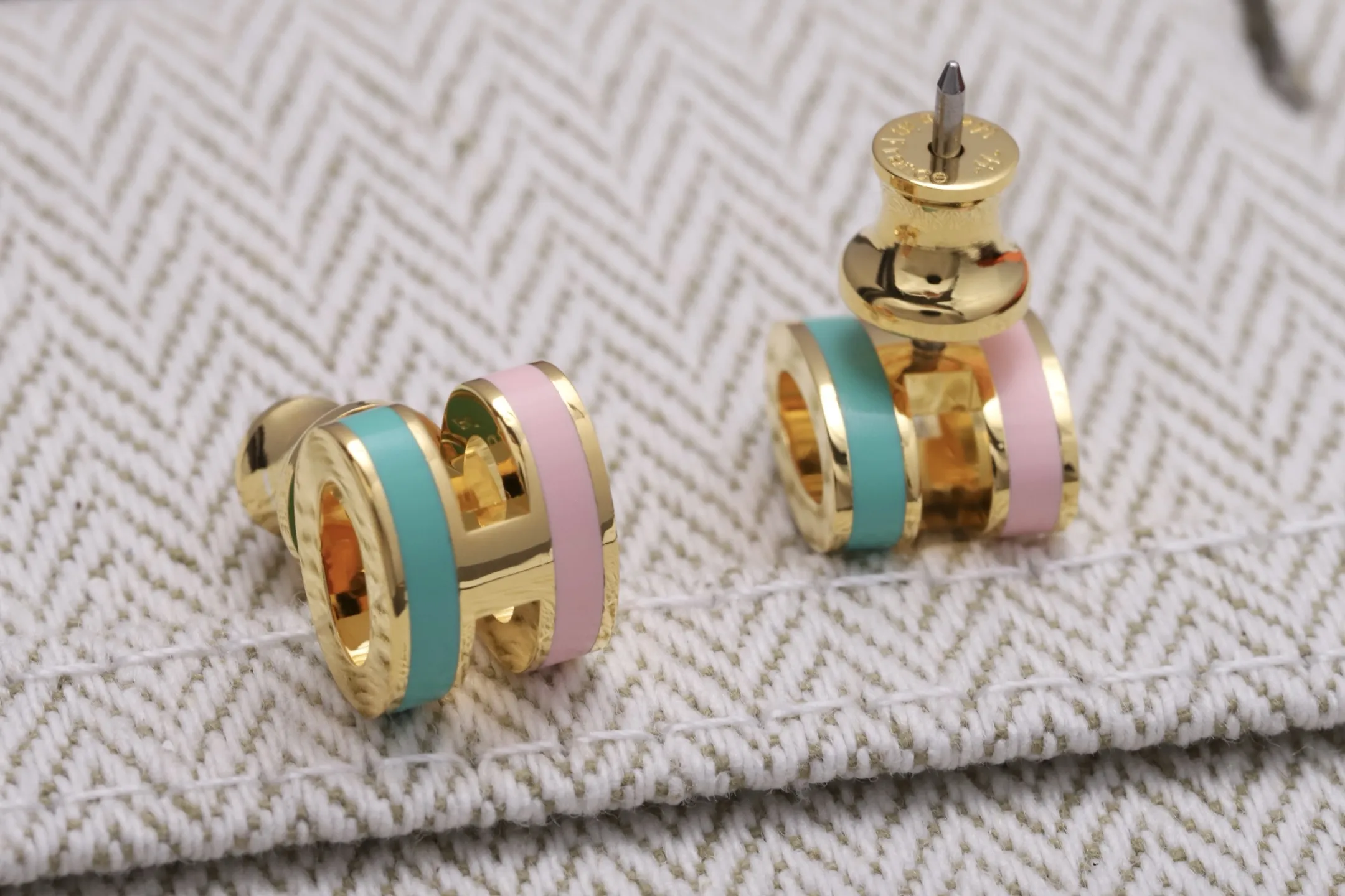 Pop H Mini Enamel Stud Earrings D17517055 — view 6
