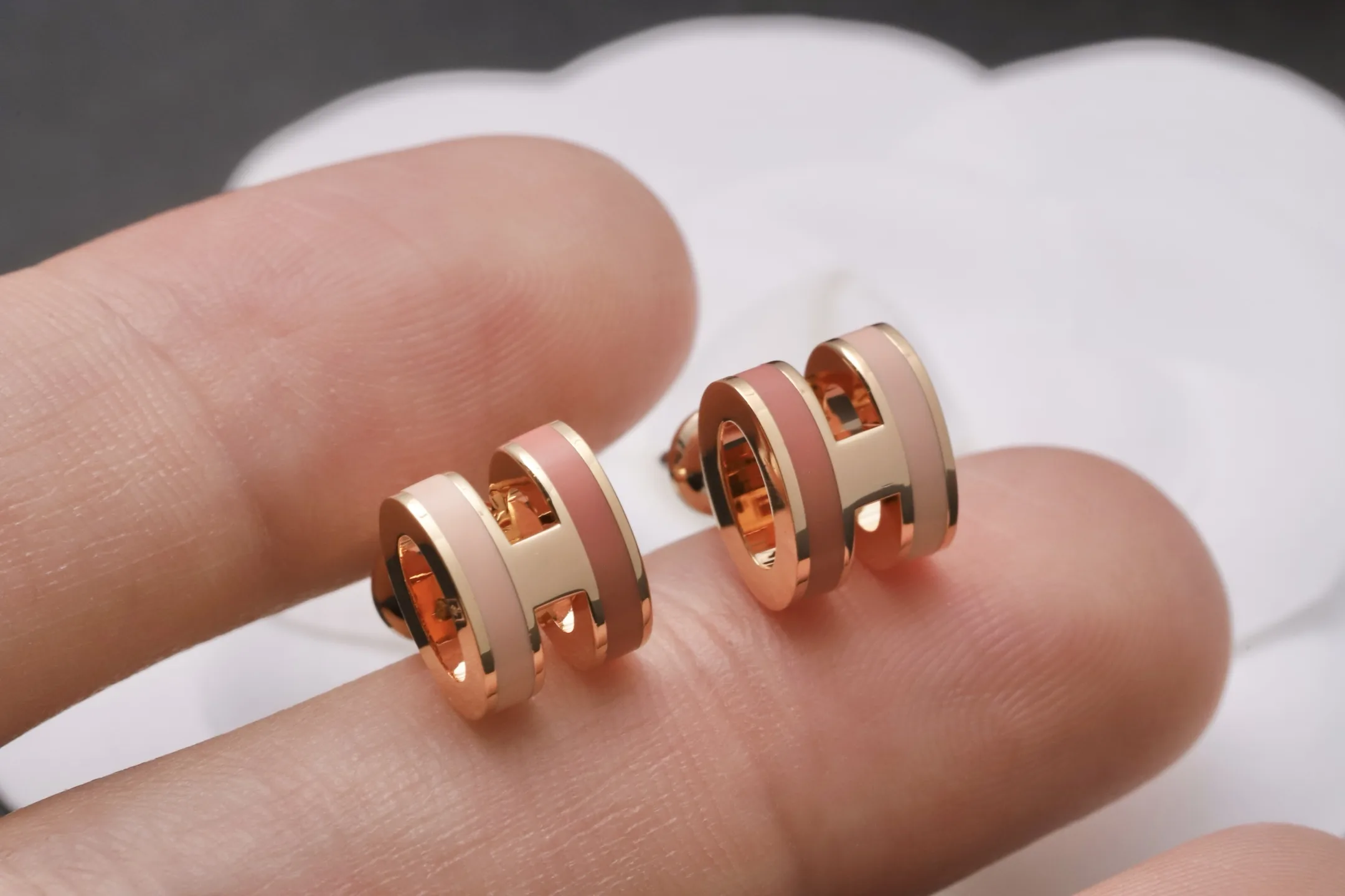 Pop H Mini Stud Earrings D17517056 — view 5