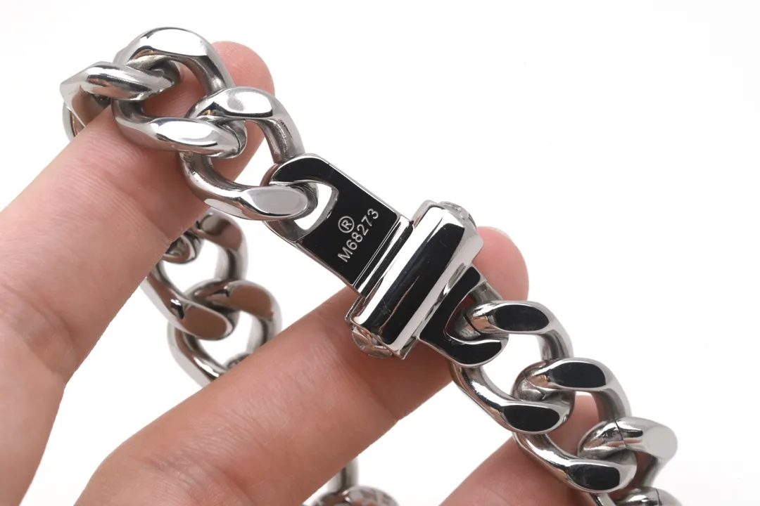 Monogram Engraved Cuban Chain Bracelet D14016556 — view 5