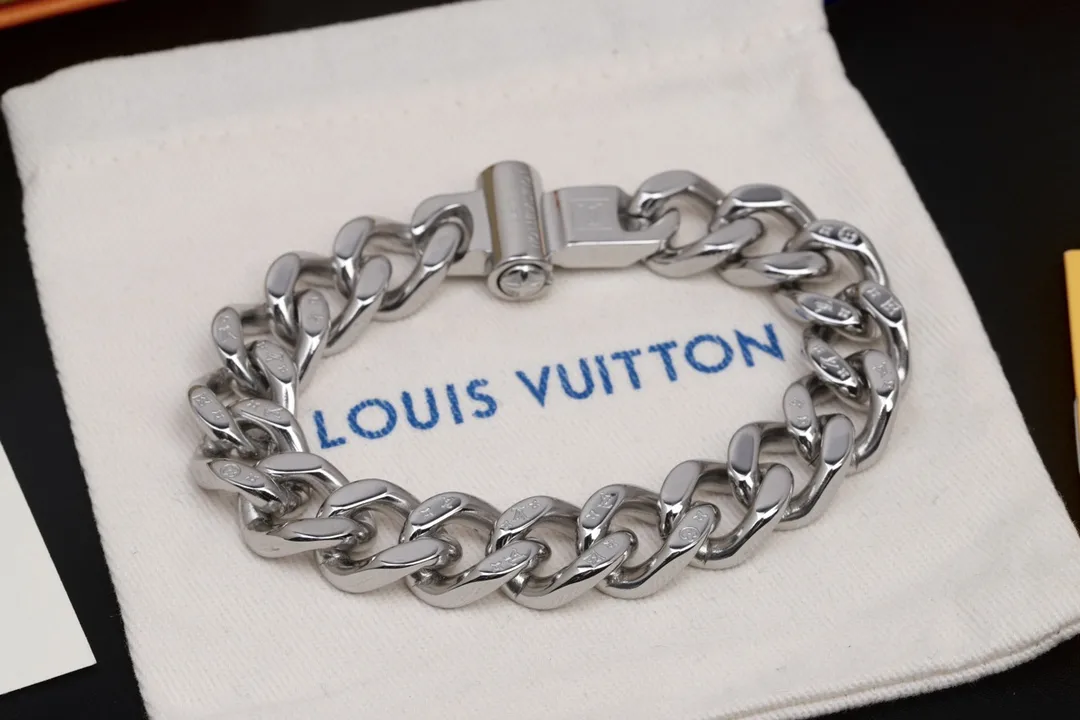 Monogram Engraved Cuban Chain Bracelet D14016556 — view 6