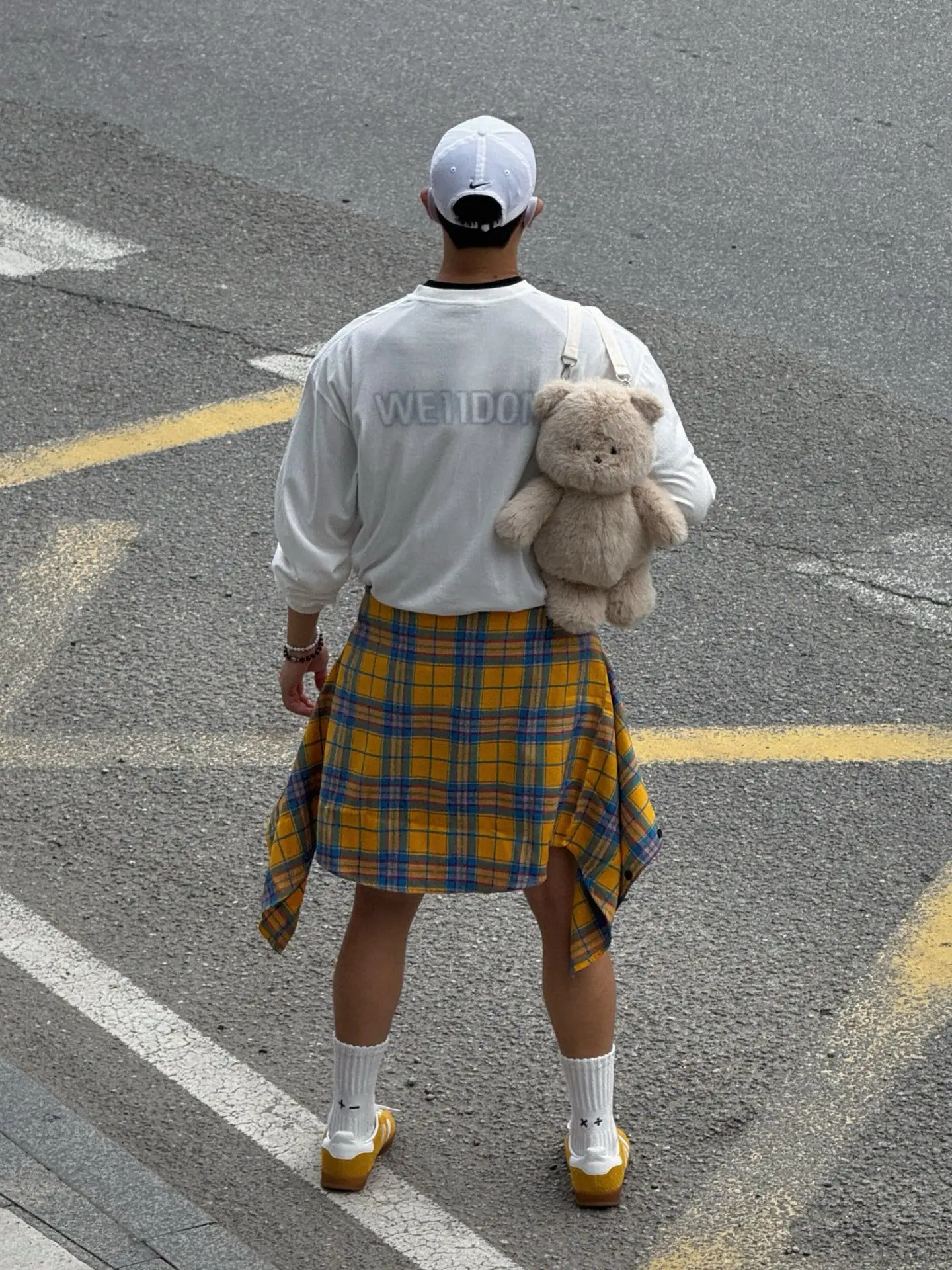 Teddy Bear Graphic Long-Sleeve T-Shirt D14011419 — view 2