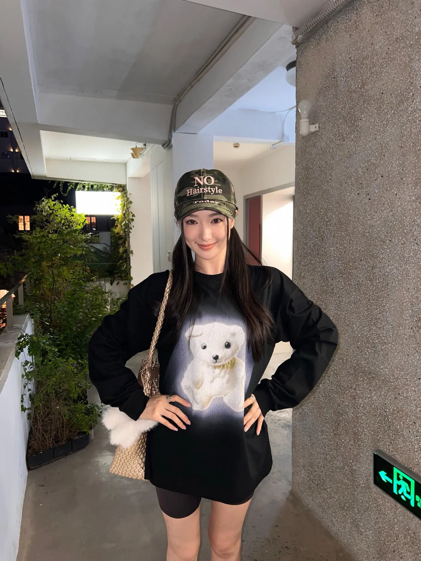 Teddy Bear Graphic Long-Sleeve T-Shirt D14011420 — view 3
