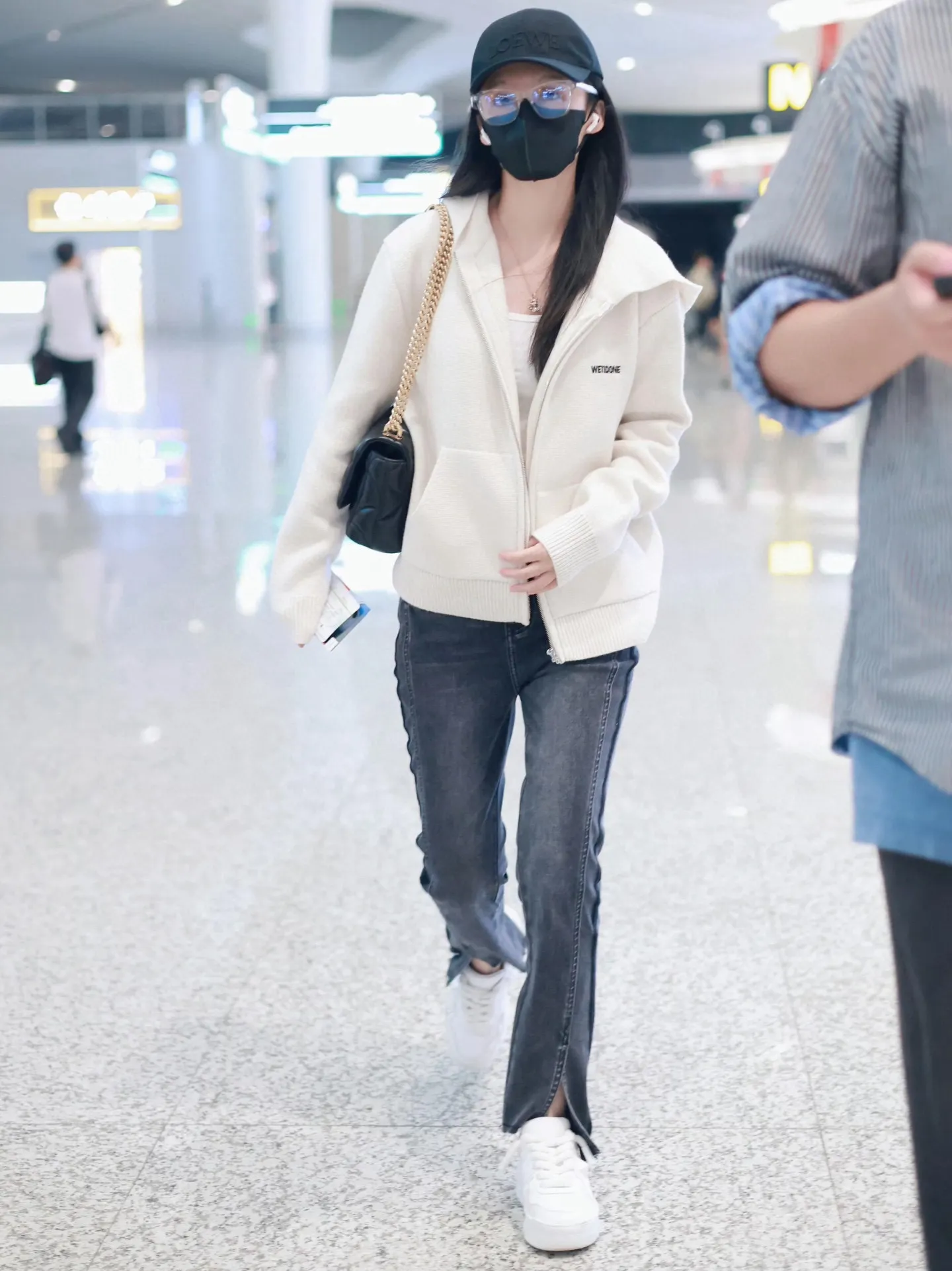 Logo Embroidered Zip-Up Knit Hoodie D19011443 — view 3