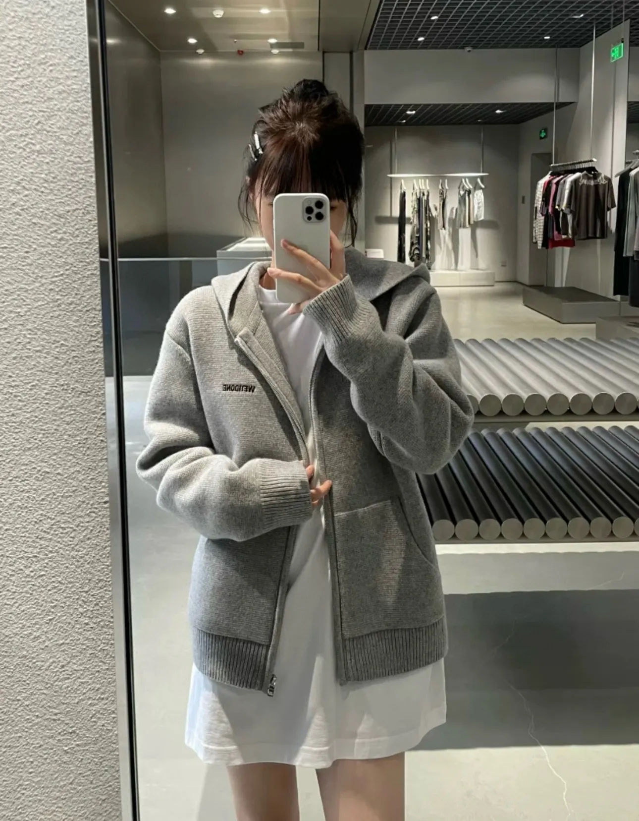 Logo Embroidered Zip-Up Knit Cardigan D19011442 — view 3