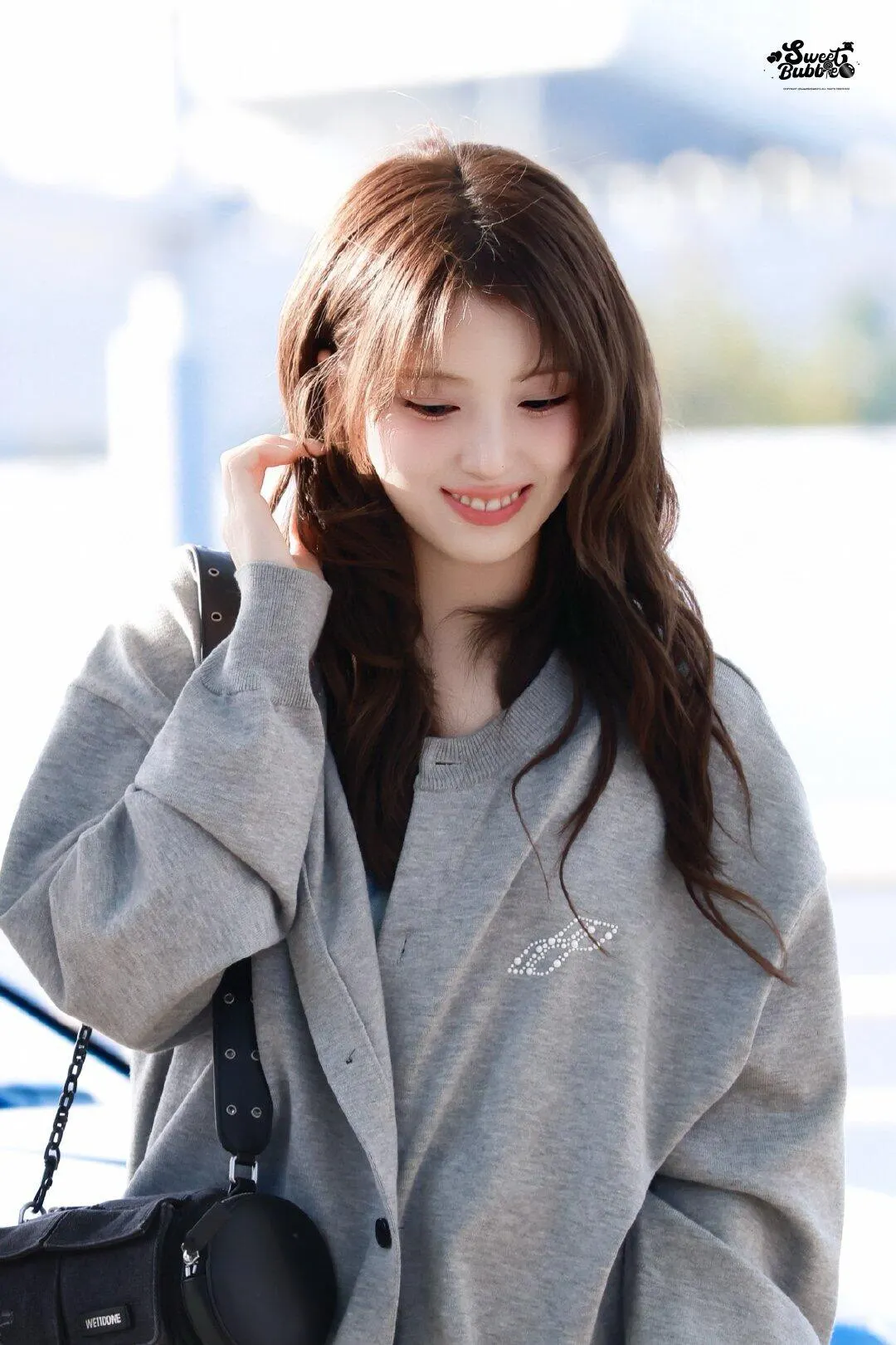 Embellished Logo Knit Cardigan D19011444
