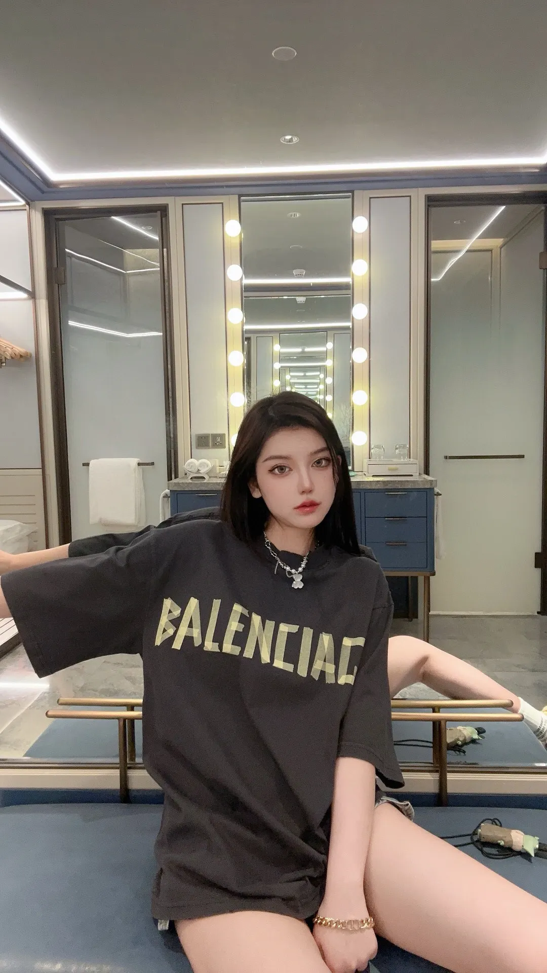 Tape Logo Oversized Cotton T-Shirt D14011436 — view 3