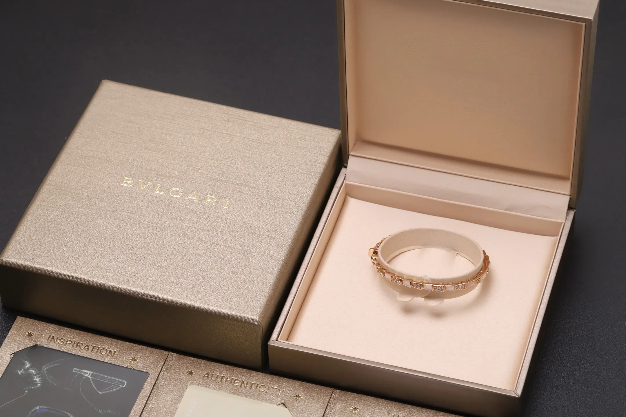 Serpenti Viper Mother-of-Pearl Bangle D27517386 — view 2