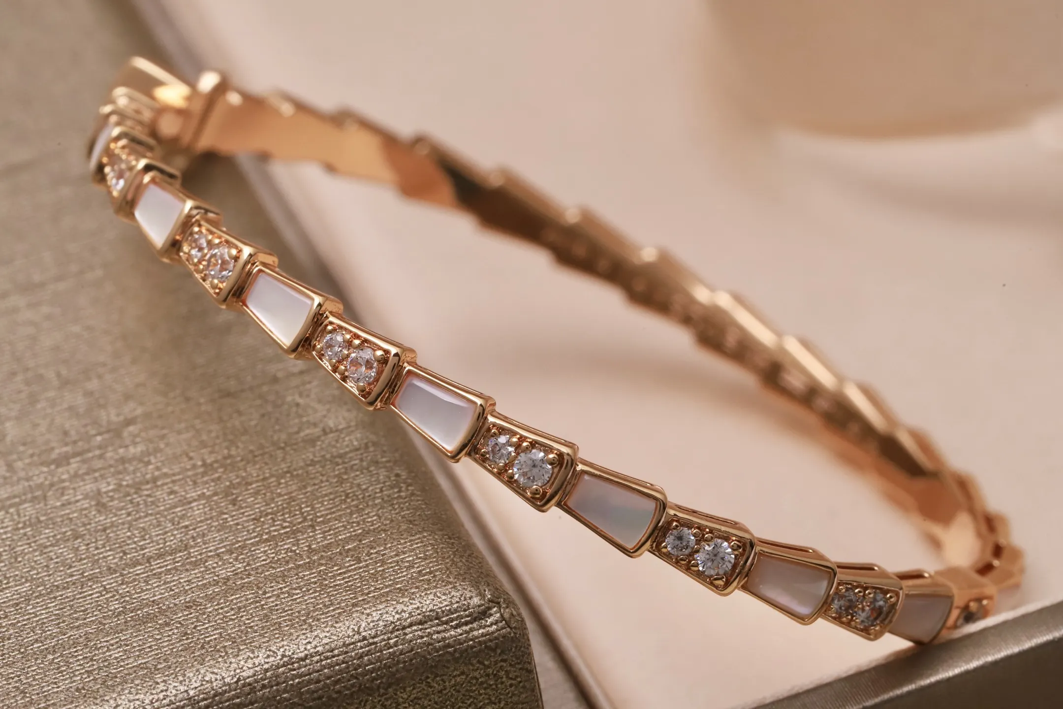 Serpenti Viper Mother-of-Pearl Bangle D27517386 — view 3