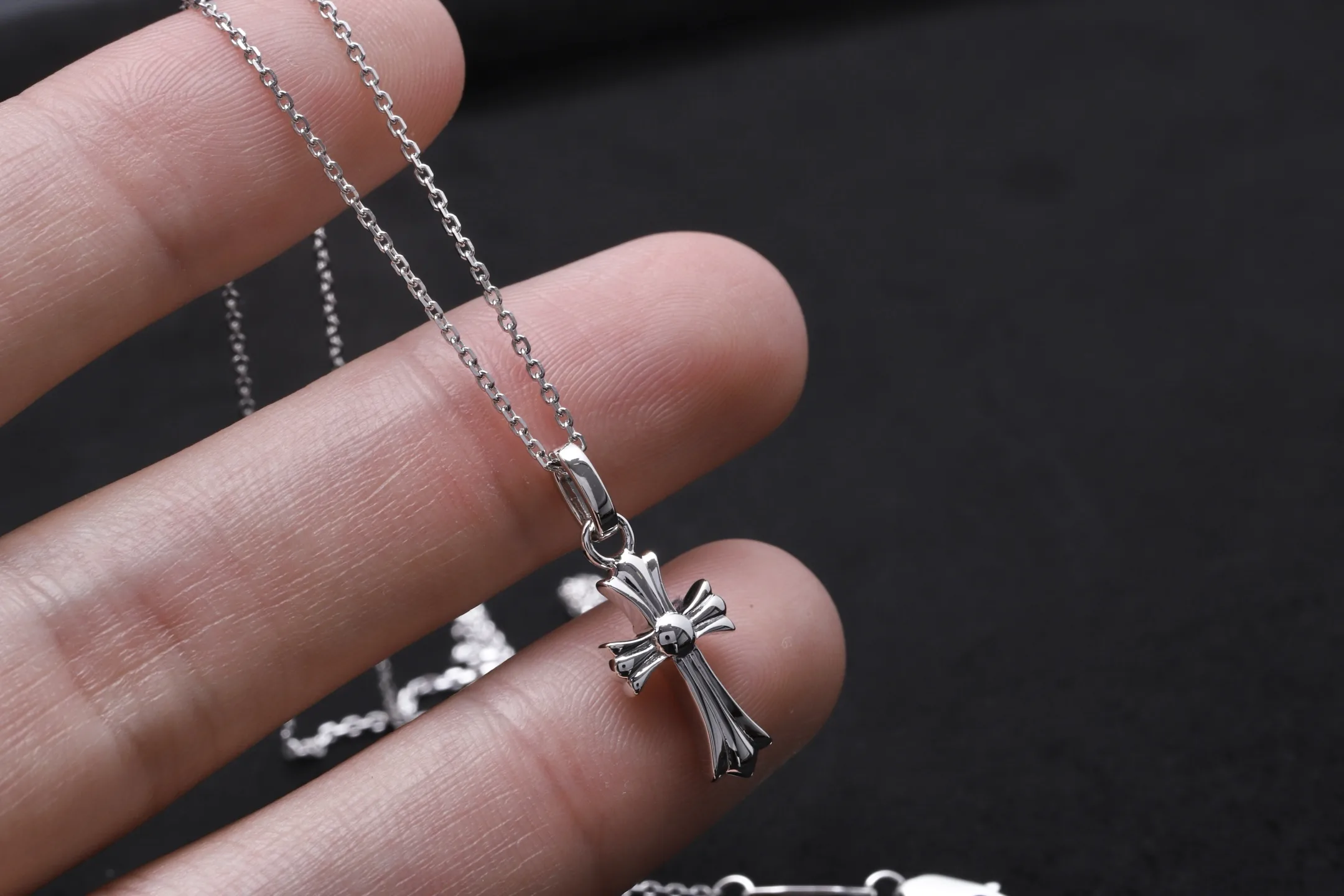 Moissanite Cross Pendant Necklace (Sterling Silver) D20016953 — view 5