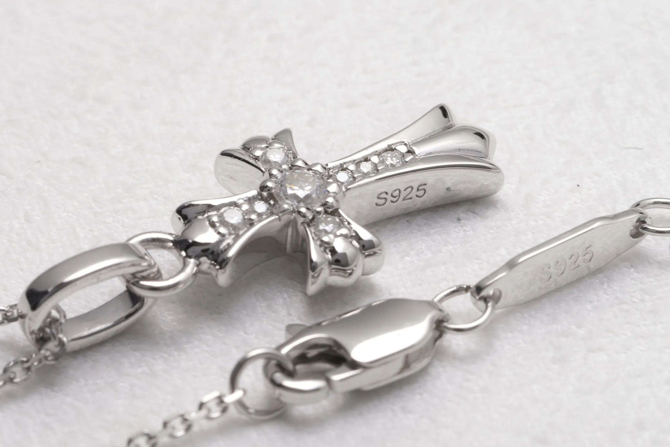 Moissanite Cross Pendant Necklace (Sterling Silver) D20016953 — view 6