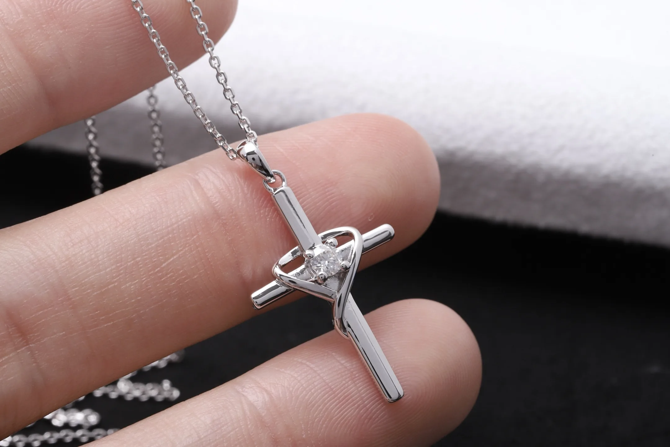 Moissanite Cross Pendant Necklace (Sterling Silver) D19516897 — view 5