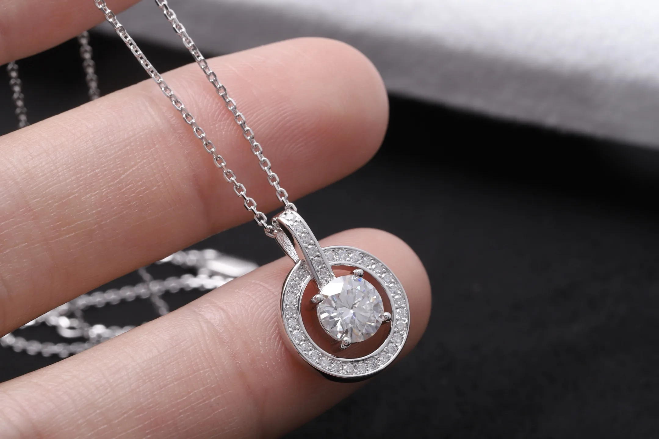 Moissanite Halo Pendant Necklace (Sterling Silver) D25516902 — view 4