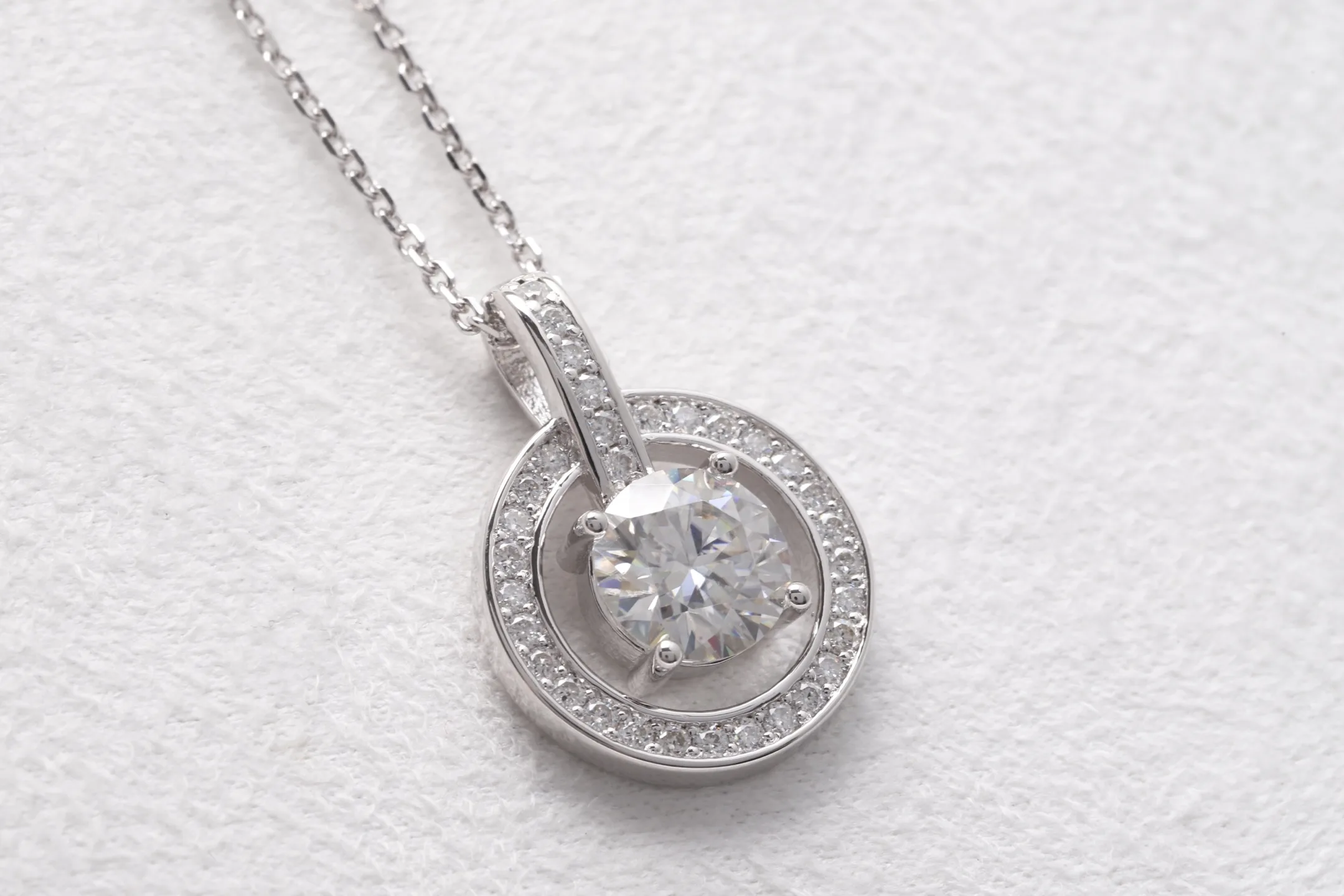 Moissanite Halo Pendant Necklace (Sterling Silver) D25516902 — view 7